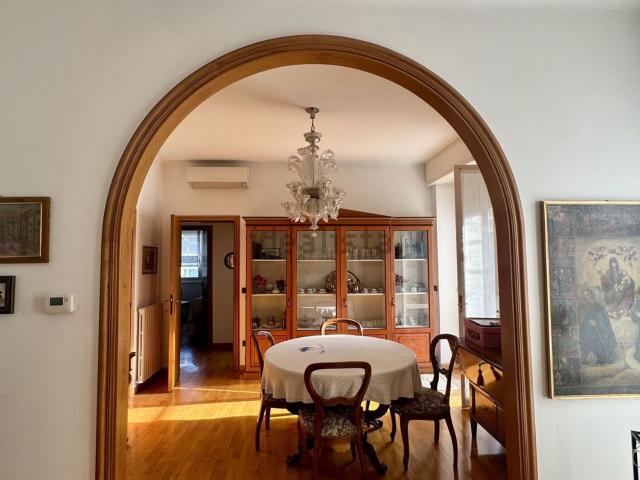 Appartamento in affitto di 110 m² in Via Amerigo Vespucci, 20