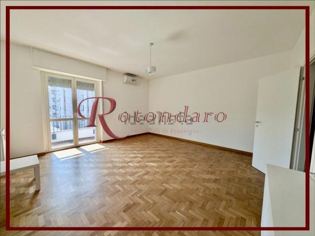 Appartamento in affitto di 110 m² in Via Andrea Maffei