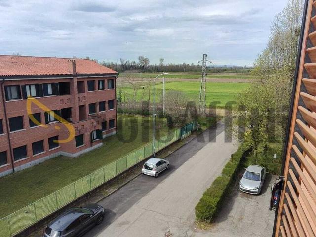 Appartamento in affitto di 110 m² in Via Bruno Buozzi, 3