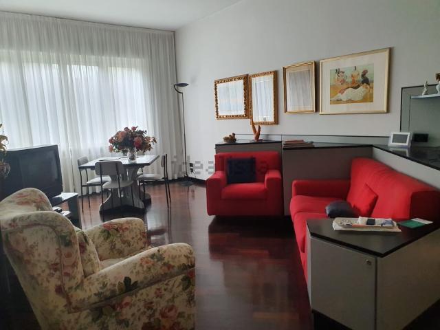 Appartamento in affitto di 110 m² in Via Giuseppe Brambilla, 18