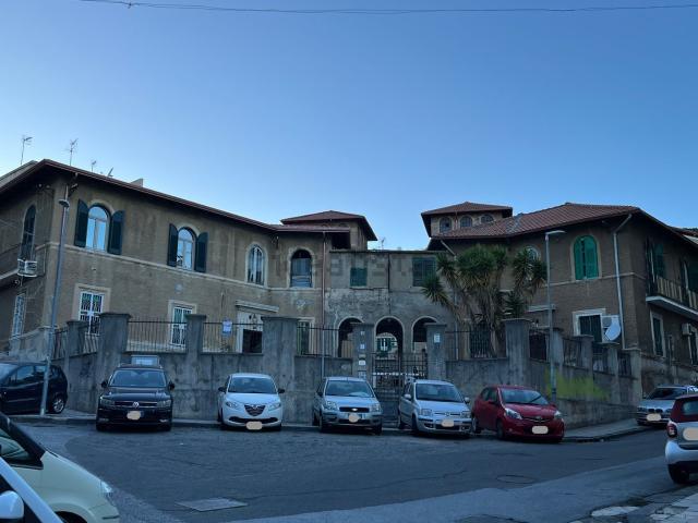 Appartamento in affitto di 110 m² in Via Grattoni, 1