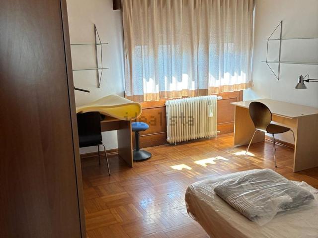 Appartamento in affitto di 110 m² in Via Dante Alighieri