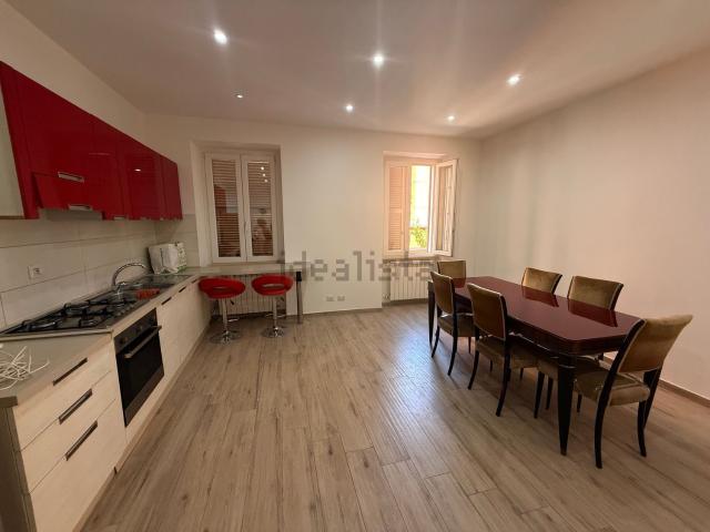 Appartamento in affitto di 110 m² in Via dei Glicini