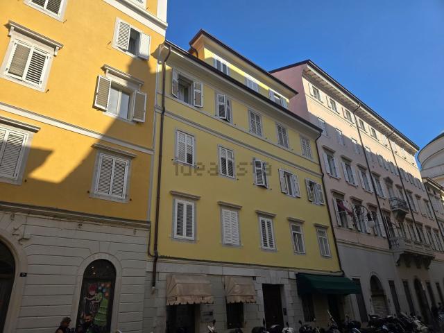 Appartamento in affitto di 110 m² in Via della Zonta, 5