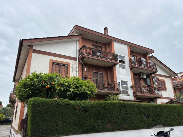 Appartamento in affitto di 110 m² in Via Dipignano