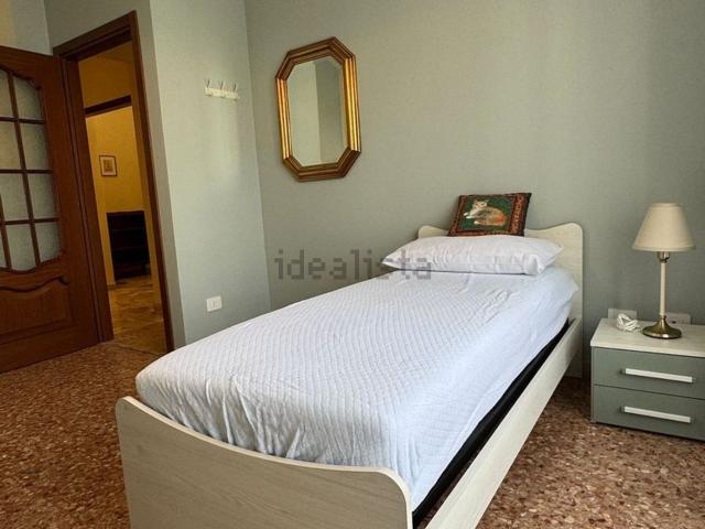 Appartamento in affitto di 110 m² in Via Enrico Caruso