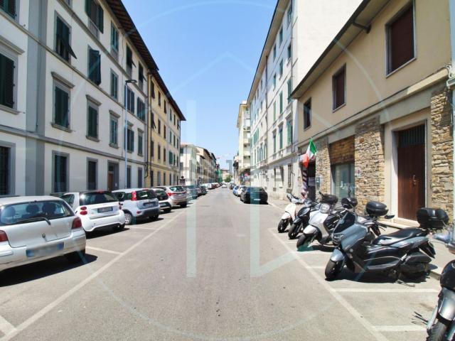 Appartamento in affitto di 110 m² in Via Enrico Petrella, 40