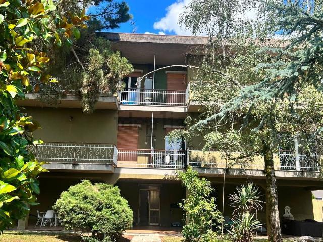 Appartamento in affitto di 110 m² in Via Evangelista Torricelli, 2