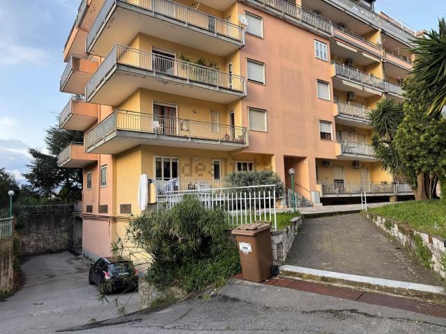 Appartamento in affitto di 110 m² in Via John Fitzgerald Kennedy, 33