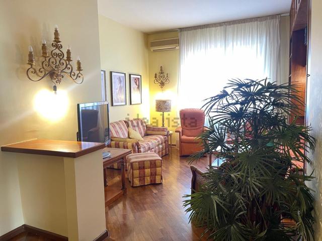 Appartamento in affitto di 110 m² in Via Ofelia