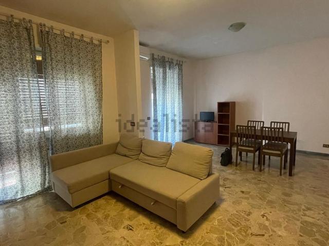 Appartamento in affitto di 110 m² in Via Leopoldo Traversi, 24
