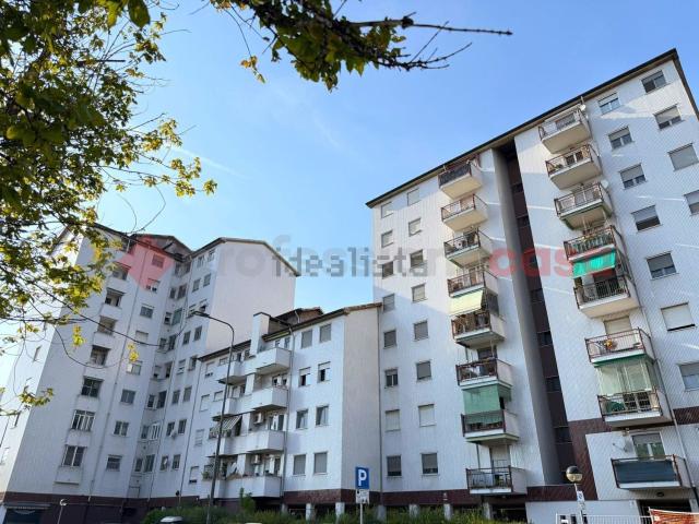 Appartamento in affitto di 110 m² in Via Lucca, 20