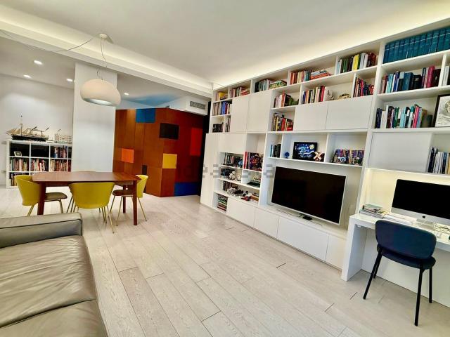Appartamento in affitto di 110 m² in Via Luigi Frapolli, 40