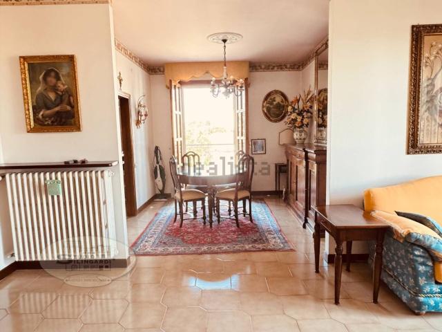 Appartamento in affitto di 110 m² in Via Mazzini