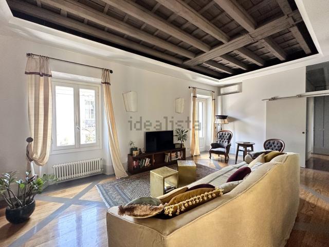 Appartamento in affitto di 110 m² in Via Nino Bixio