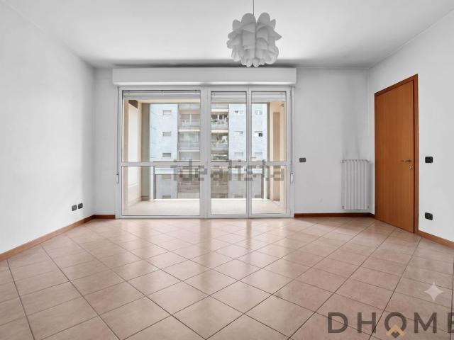 Appartamento in affitto di 110 m² in Via Savona, 127