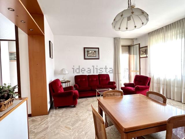 Appartamento in affitto di 110 m² in Via Salvo D&apos Acquisto, 6