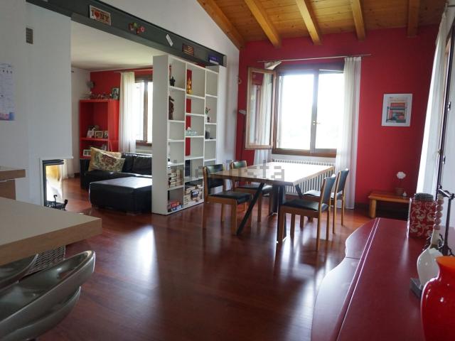 Appartamento in affitto di 110 m² in Via Sambughè, 95