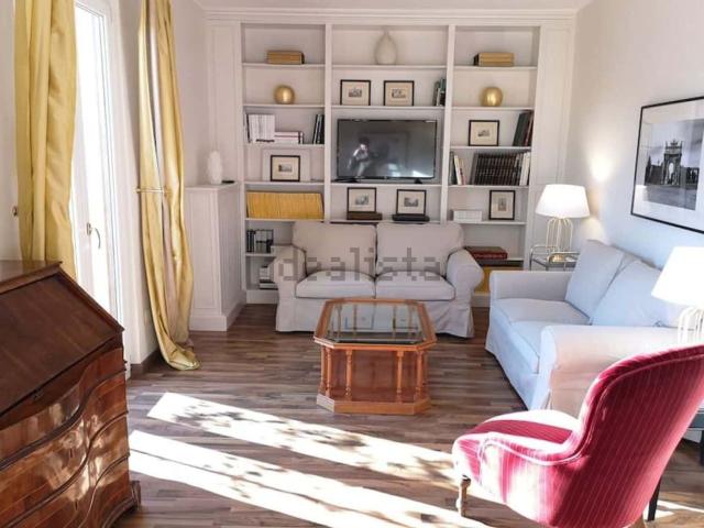 Appartamento in affitto di 110 m² in Via Sant&apos Andrea, 5