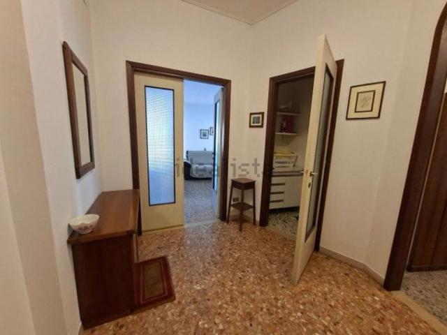 Appartamento in affitto di 110 m² in Via Santa Teresa, 81