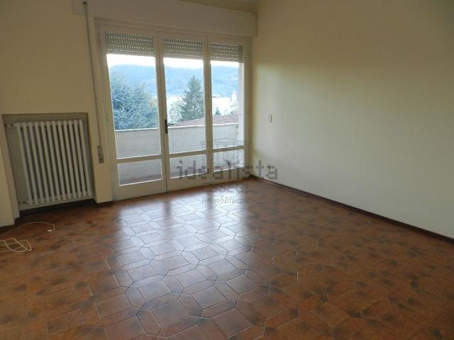 Appartamento in affitto di 110 m² in Via Silvio Ferri, 135