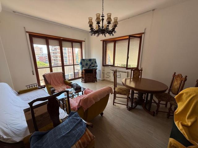 Appartamento in affitto di 110 m² in Via Pontinia, 102