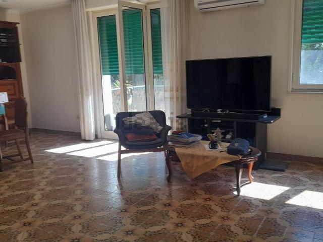 Appartamento in affitto di 110 m² in Via Pio XII, 10