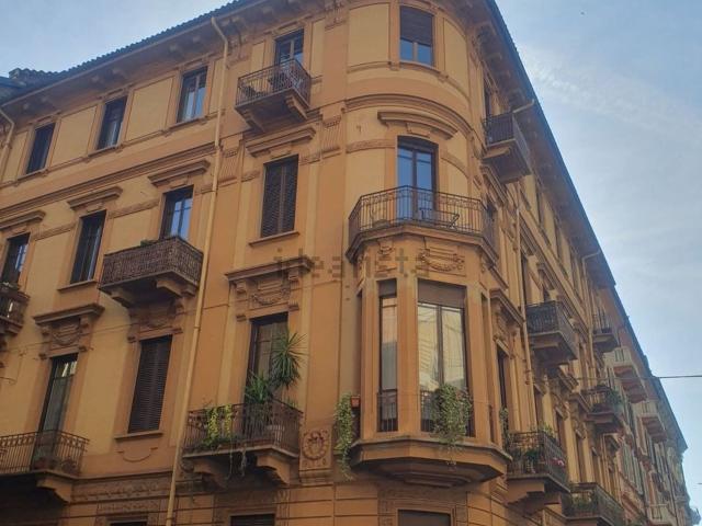 Appartamento in affitto di 110 m² in Via Principi d&apos Acaja, 5