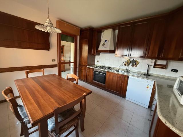 Appartamento in affitto di 110 m² in Via Roma