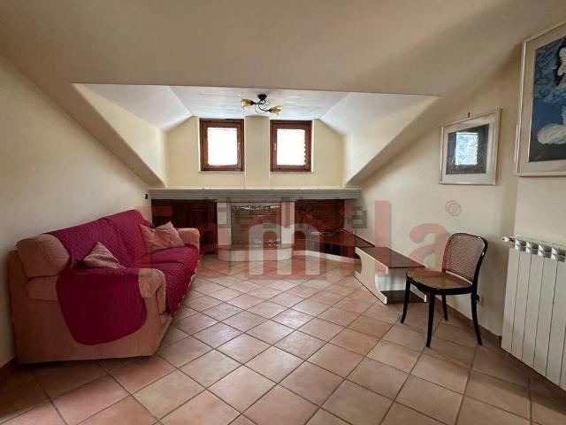 Appartamento in affitto di 110 m² in Via Rossini