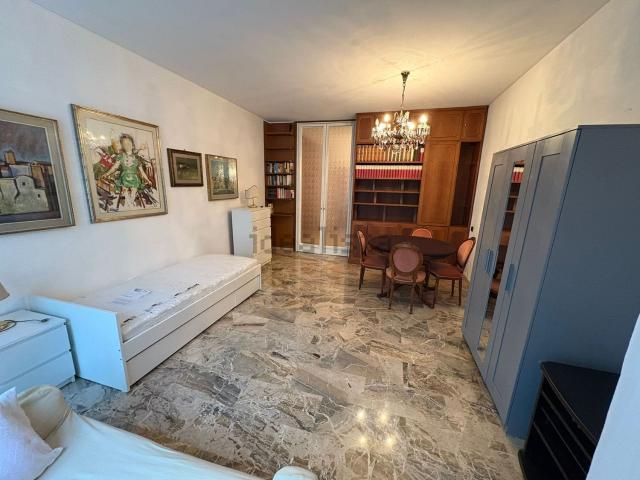 Appartamento in affitto di 110 m² in Via Teodosio, 57