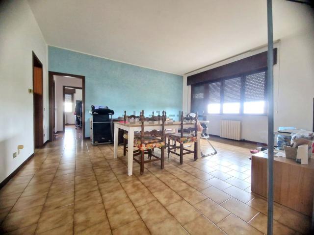 Appartamento in affitto di 110 m² in Via XX Settembre, 9