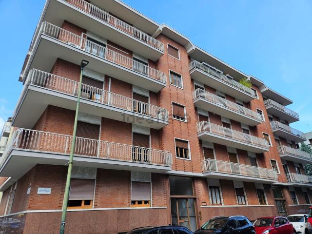 Appartamento in affitto di 110 m² in Via Zumaglia, 19