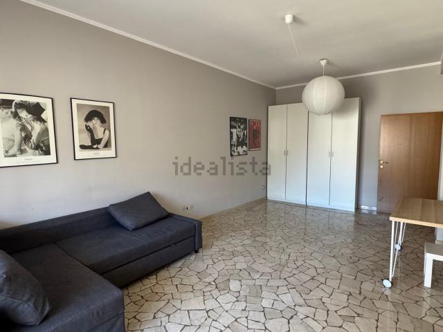 Appartamento in affitto di 110 m² in Viale Andrea Doria, 48