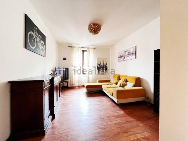 Appartamento in affitto di 110 m² in Viale Carlo Espinasse, 5