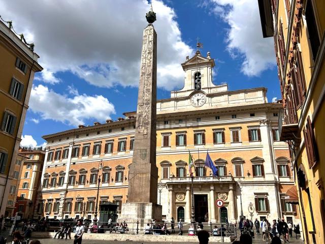 Appartamento in affitto di 110 m² in Piazza di Monte Citorio, 100