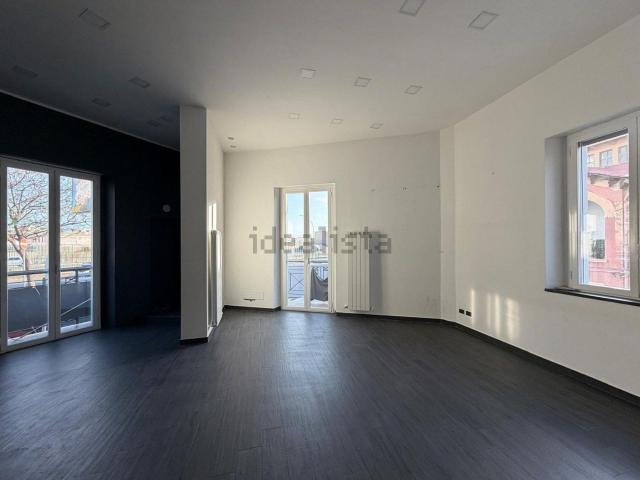 Appartamento in affitto di 111 m² in Via Argine Destro Calopinace, 13