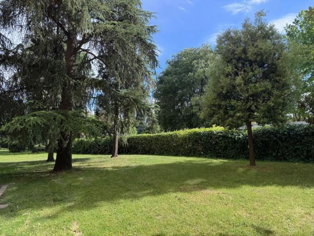 Appartamento in affitto di 111 m² in Via Spartaco