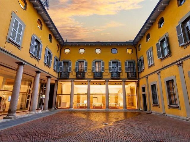 Appartamento in affitto di 111 m² in Corso Monforte, 15