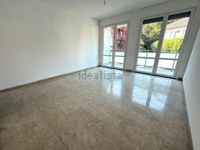 Appartamento in affitto di 112 m² in Via Monferrato, 13