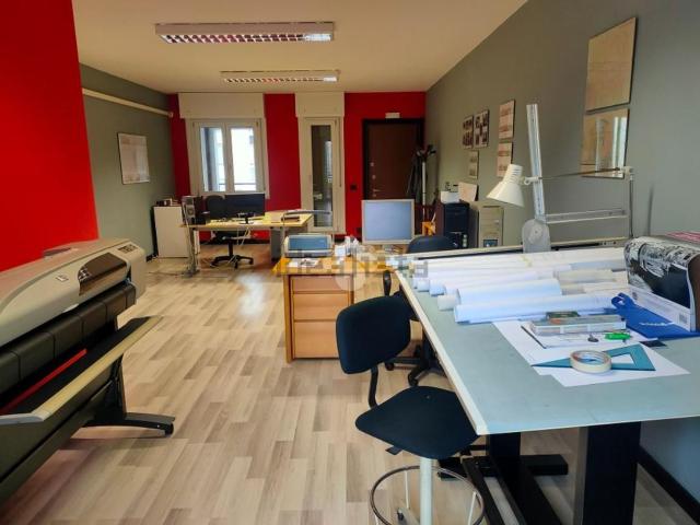 Appartamento in affitto di 112 m² in Via Monte Bernina