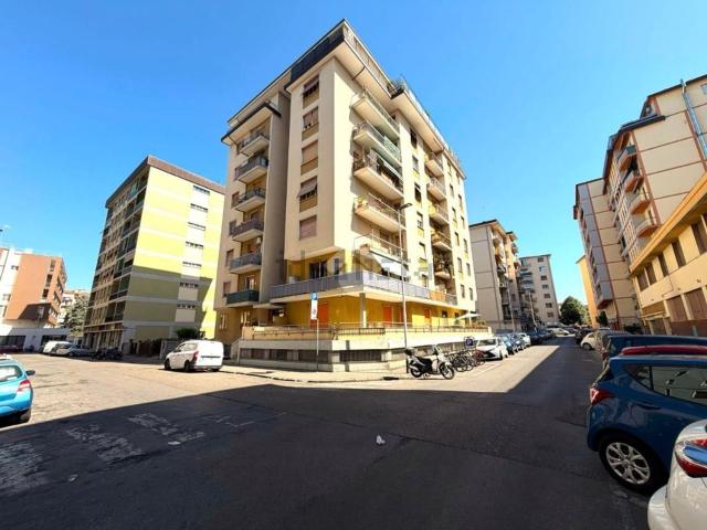 Appartamento in affitto di 112 m² in Via Nicola Tagliaferri, 35