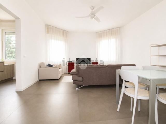 Appartamento in affitto di 112 m² in Via Silvestro Castellini, 15
