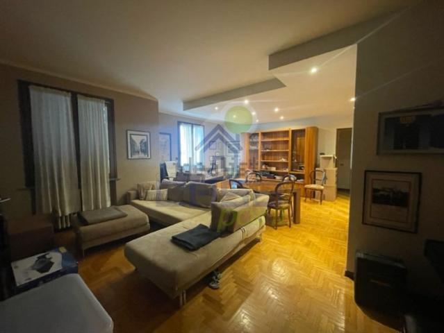 Appartamento in affitto di 112 m² in Via P. Togliatti