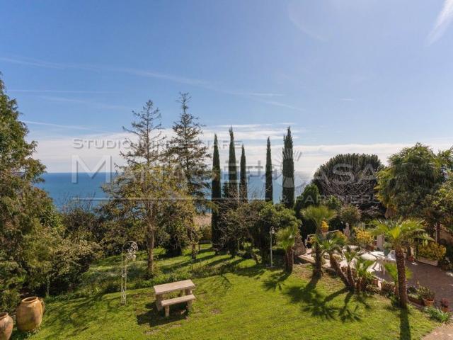 Appartamento in affitto di 113 m² in Via Luigi Gainotti, 81