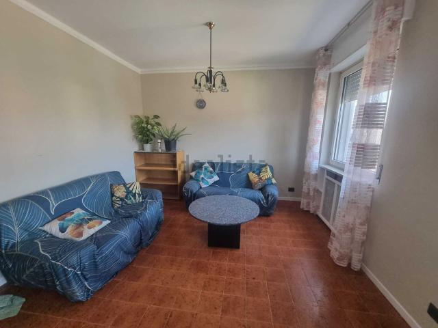 Appartamento in affitto di 114 m² in Via Giosuè Carducci