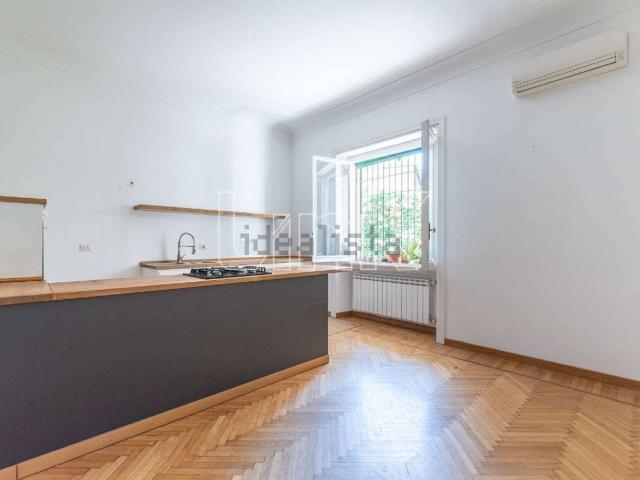 Appartamento in affitto di 114 m² in Via Enrico Petrella