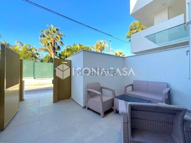 Appartamento in affitto di 114 m² in Via Lippolis, 30