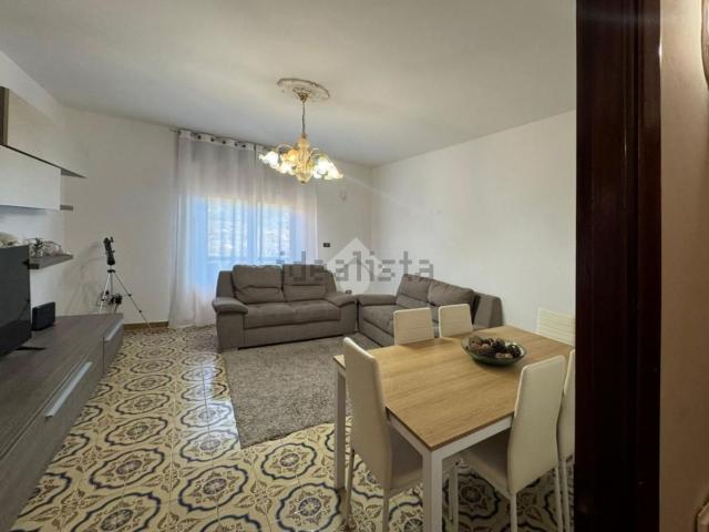 Appartamento in affitto di 114 m² in Via Sezze, 1