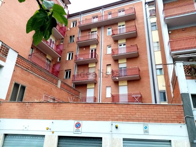 Appartamento in affitto di 114 m² in Via Raffaele Capriglione